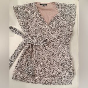 Banana Republic Floral Lace Wrap Top; Size Small; Business Casual